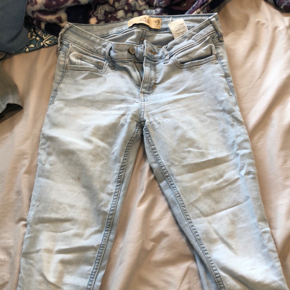 Hollister 3L Light Wash Jeans